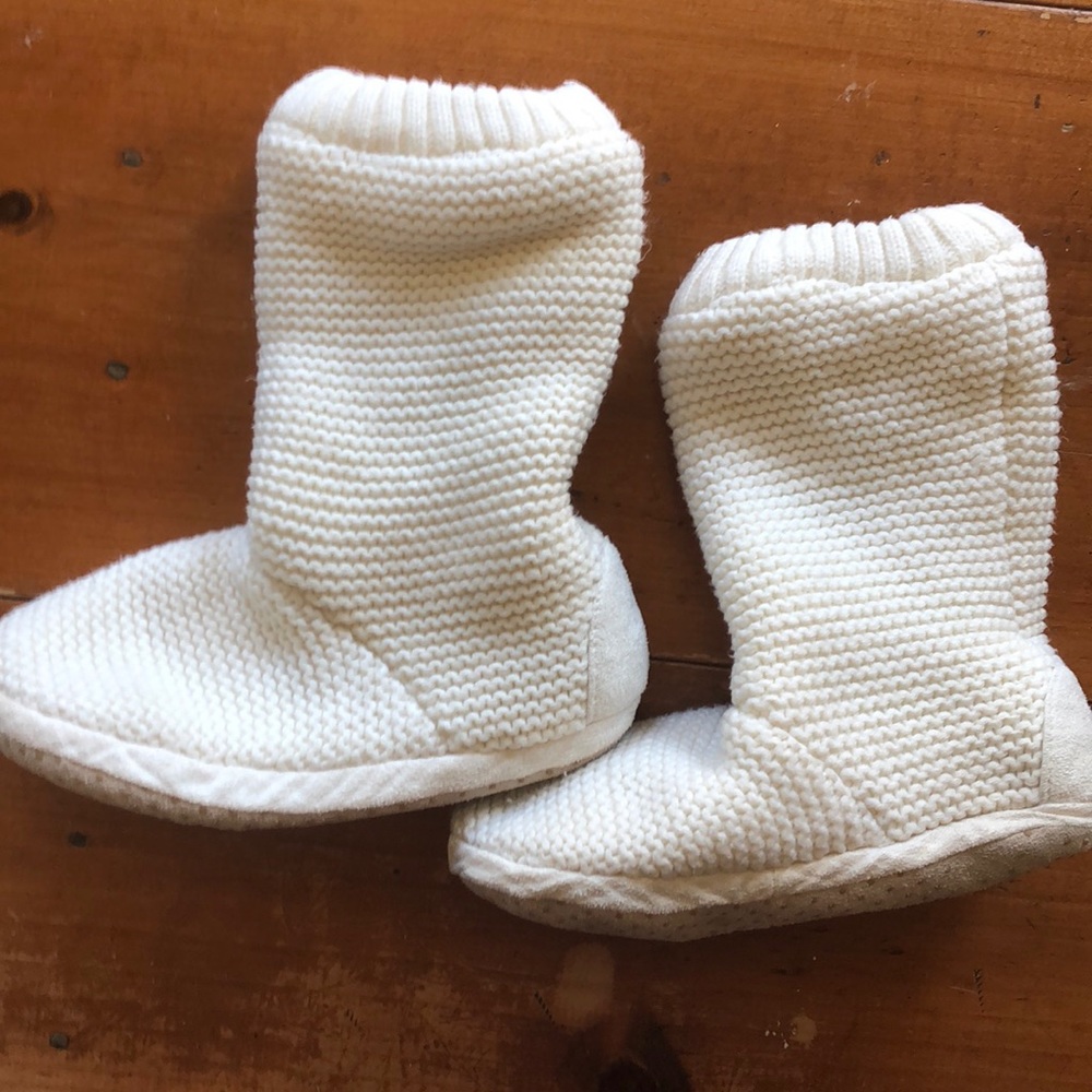 Cozy Off-white Slipper Shoes Boots | Small | 5-6
